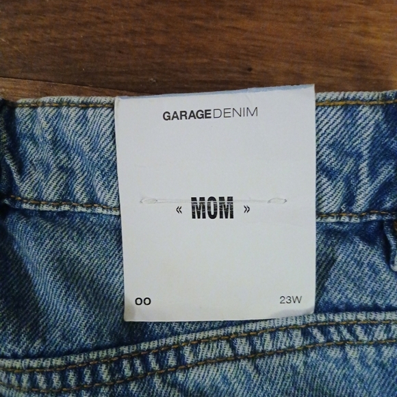 MOM garage Jeans Anna Blue  Distressed Size  00 Waist 23 NWT - Picture 5 of 6